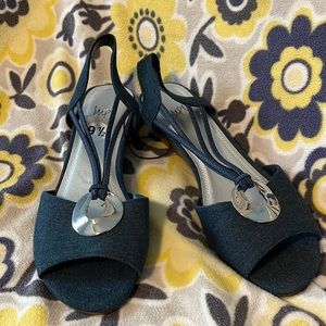 NWOT Impo blue sandals size 9.5